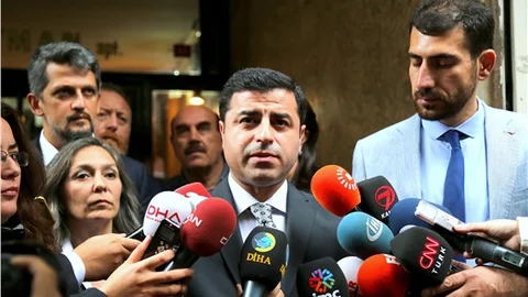 Demirtaş Şiddeti bertaraf etmek istiyorsak medya özgürlüğünü korumalıyız
