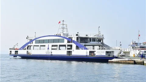 İzmir’e yeni gemiler geldi, seferler sıklaşıyor