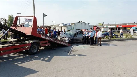 Araç takla attı Bir kişi ağır yaralı