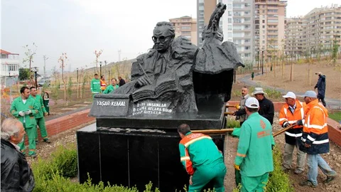 Yaşar Kemal'in 'O Güzel Atlar'ı Çankaya'da
