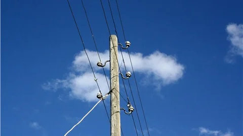 38 yıllık metal yorgunu elektrik hatları, vatandaşı tüpe mahkum etti