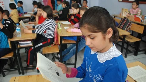 Taşıma ihalesi durduruldu, 5 bin öğrenci okula başlayamadı