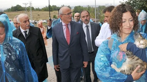 Vali Şahin Barınağa bir de hayvan oteli yapılırsa dünyaya örnek bir yer olur