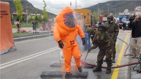 AFAD ekiplerinin Ankara'daki ortak deprem tatbikatı nefesleri kesti
