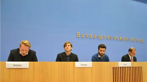 Almanya'daki Suriyelilerin çoğunluğu Esed giderse ülkelerine dönmek istiyor