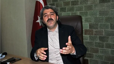Aktif-Sen okullarda kravatsız, serbest kıyafet eylemi yapıyor
