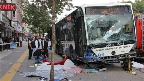 Otobüs kazasında ölenlerin yakınlarına ve yaralılara 100'er bin TL yardım