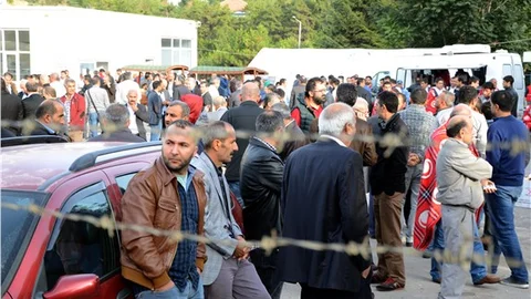 Kimlikleri teşhis edilen cenazeler morglara naklediliyor