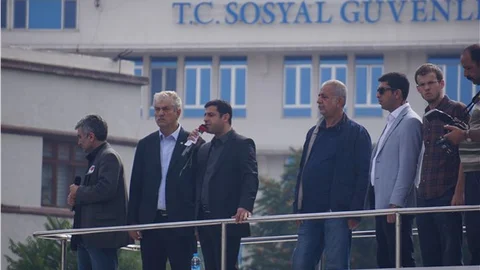 Demirtaş Ankara'nın göbeğinde kuş uçsa haberi olan devlet katliamı önlememiştir