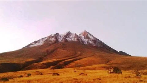 Hasan Dağı'na mevsimin ilk karı düştü