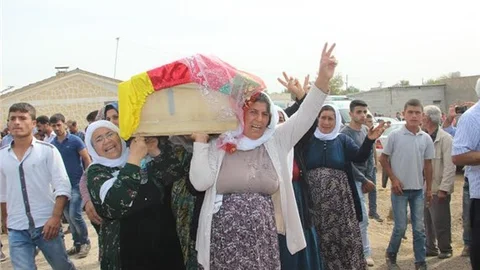 Ankara’daki bombalı saldırıda ölen 3 kişi Suruç’ta defnedildi