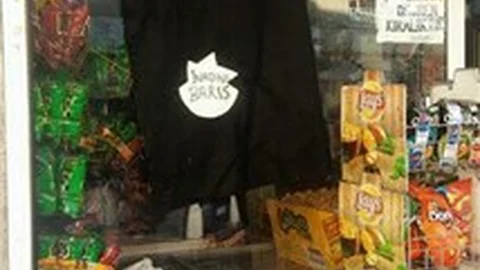 Nusaybin'de esnaf ve minibüsler siyah bez astı