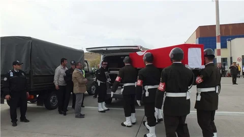 Aksaraylı şehit için havalimanında tören düzenlendi