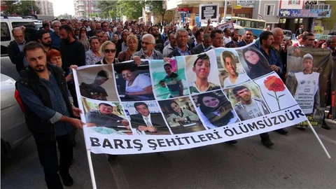 Ankara'daki bombalı terör saldırısı Malatya'da protesto edildi