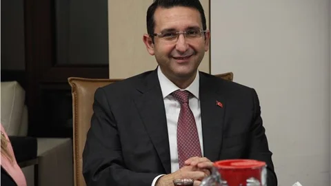 İzmir adayı Turhan Sandıktan AK Parti'nin çıkması gerekmektedir