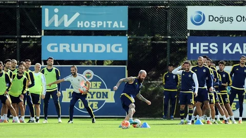 Fenerbahçe, Kayserispor maçının hazırlıklarını millilerle birlikte sürdürdü