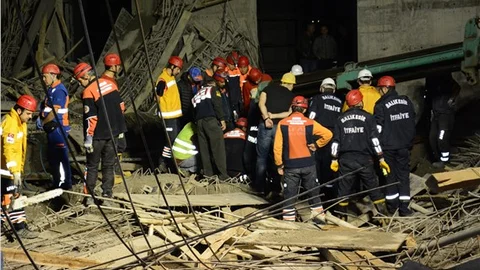 Balıkesir’de göçük altında kalan işçinin cansız bedenine 9 saat sonra ulaşıldı