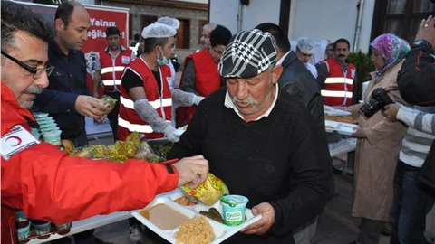 Muharrem ayının ilk iftarında birlik ve kardeşlik mesajları verildi