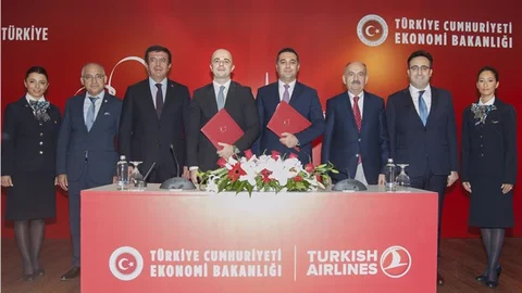 Bakan Zeybekci Türkiye ilk defa dış ticarette dengeyi konuşmaya başlıyor