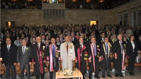İstanbul Üniversitesi’nin akademik yılı törenle açıldı
