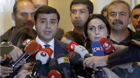 Demirtaş HDP olarak kim diyalogdan yana bir adım atarsa biz 10 adım atarız