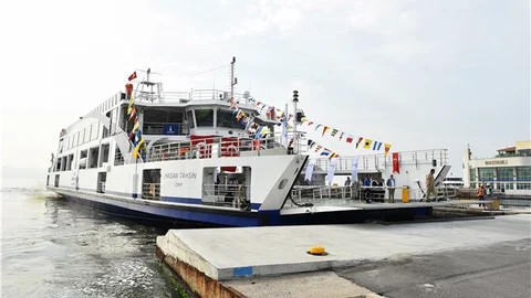İzmir'in yeni gemisi 'Hasan Tahsin' seferlere başladı