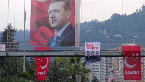 CHP’li adayın 'Erdoğan posteri' tepkisi