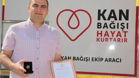Gediz Üniversitesi öğrencisi kan bağışı rekortmeni