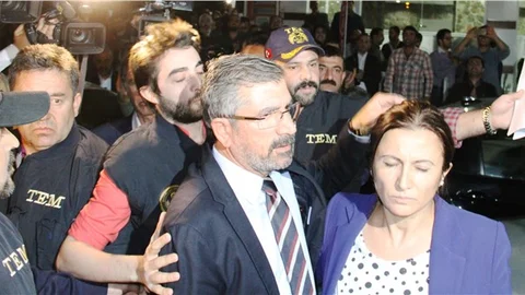 Baroda bekleyen Elçi'nin 'yakalanma' gerekçesi Saklanması ve ulaşılamaması