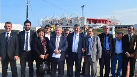 CHP'li Pekşen, Akyazı Spor ve Kültür Kompleksi ile ilgili iddialarda bulundu