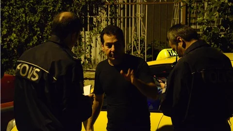 Taksiciyi pompalı tüfekle gasp edip 700 TL'sini aldılar