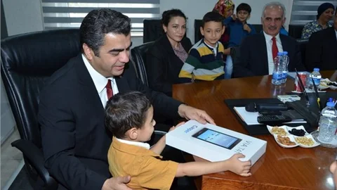 Şehit çocuklarına tablet ve dizüstü bilgisayar