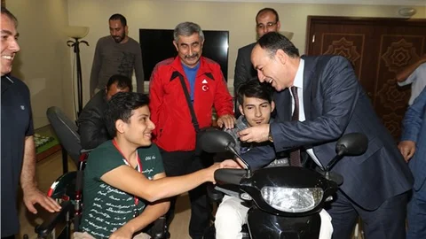 Başkan Saygılı’dan engelli sporculara altın