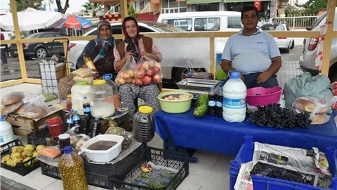 Aliağa'de 'Köylü Pazarı' hizmete girdi