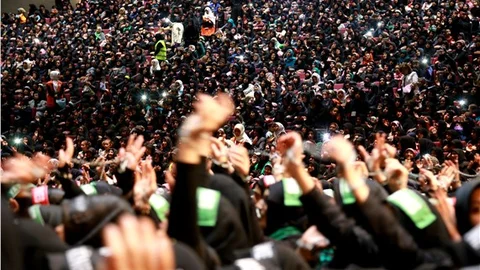 Aşure Günü'nde Ehli Beyt matemi