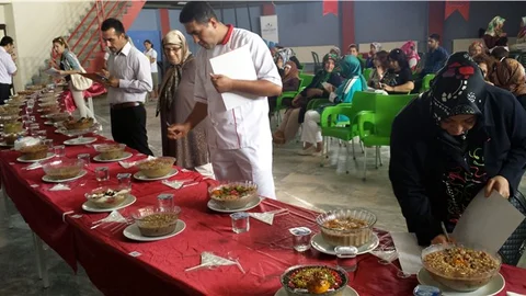 Mehmet Döğme Okulları velileri aşure yarışması düzenledi