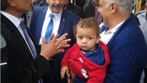 Milletvekili Halaçoğlu’nu karşılarında gören vatandaş dertlerini anlattı