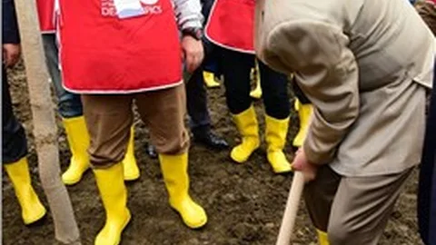 Başkan Yılmaz İnsanlık fanidir, kalıcı olan hizmetlerdir