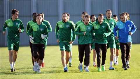 Bursaspor, kapılarını dış dünyaya kapattı