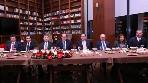 Başkan Demirören ve TFF Yönetim Kurulu'ndan sponsorlara yemek