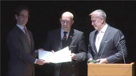 Macaristan'dan Fahri Konsolos Erken’e devlet nişanı