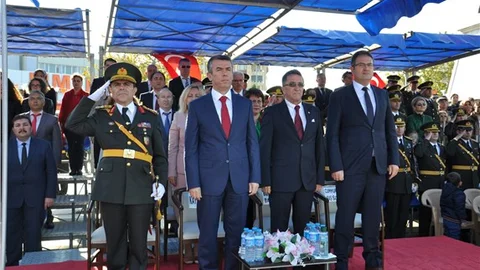 Cumhuriyet Bayramı Edremit'te de coşkuyla kutlandı