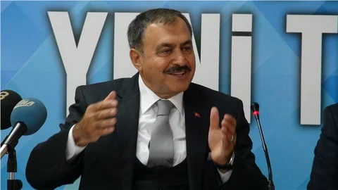Bakan Eroğlu, iktidar olamazlarsa Türkiye'nin baş aşağı gideceğini savundu