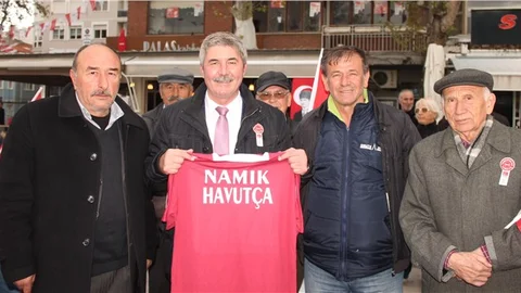 Bandırmaspor taraftarlarından protokole forma