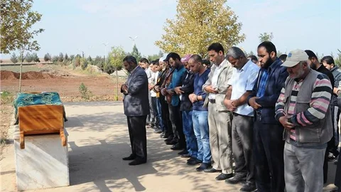 Boğazı kesilen gazeteciler defnedildi, gözaltına alınan 26 şüpheli serbest