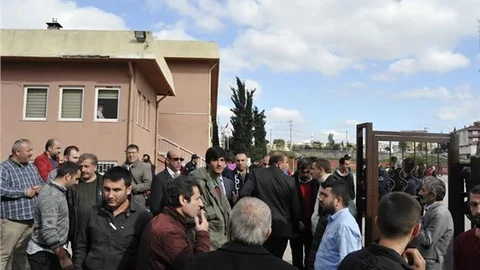 Darıca'da AK Parti ile HDP'liler arasında 'oy kullandırma' kavgası 4 yaralı