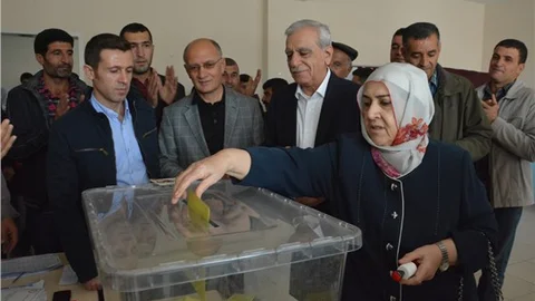 Türk Herkesin özgürlük ve barış için kendi iradesine sahip çıkması gerekir