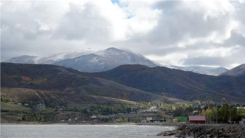Bitlis’te yüksek kesimler beyaza büründü