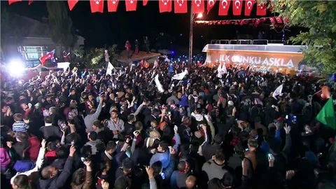 Davutoğlu Bugün zafer günü ama bugün tevazu günüdür