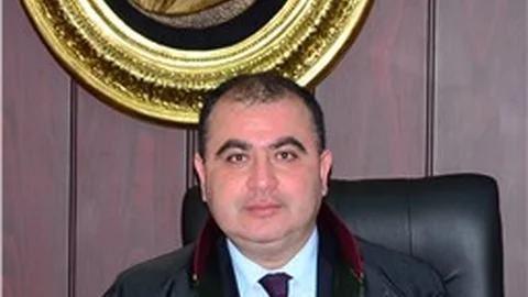 Çıtırık Yıldırılmış ve korkutulmuş kitleler istikrar için 'tek parti' dedi